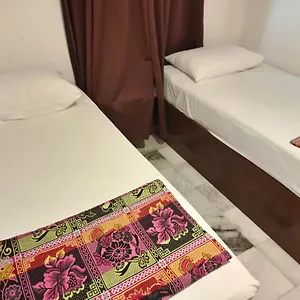 Hotel OYO 90273 Mz Hotel